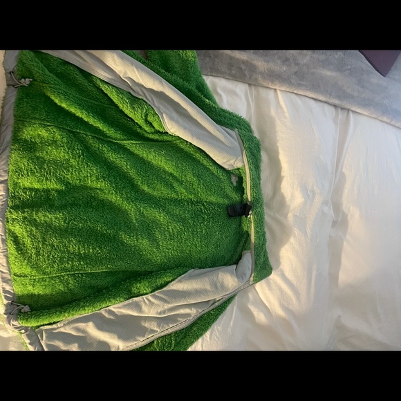 The North Face Green Zip Up Jacket - Picture 3 of 3